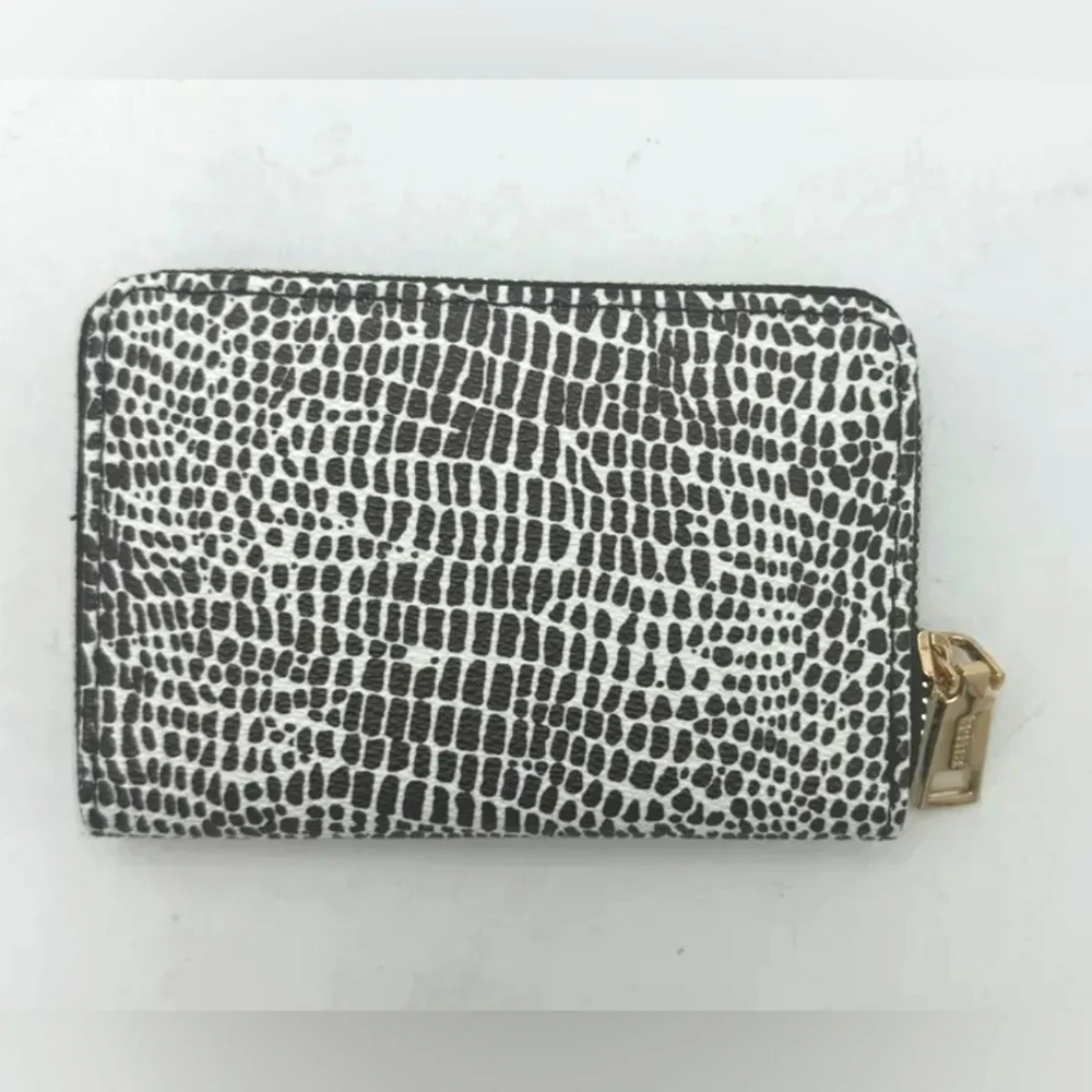 NWT Small Black and white Trina Turk Wallet - Picture 4 of 4